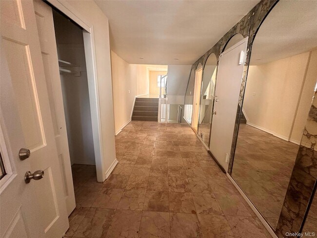 Foto del edificio - 15-83 208th Place Unit