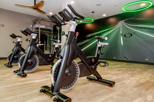 Estudio de yoga y spinning - Rise