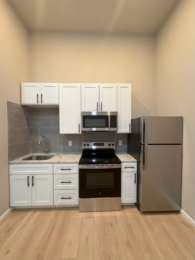 Foto del edificio - 418 S Commercial St