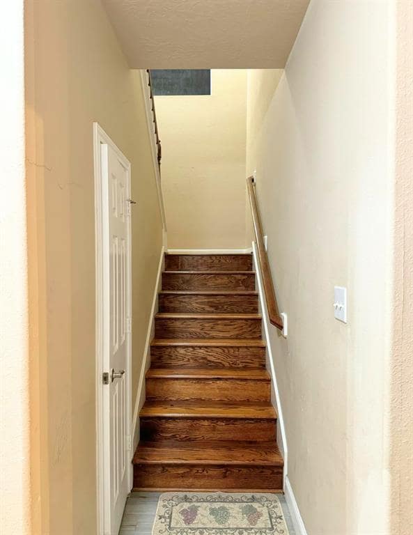 Foto del edificio - 12327 Carmel Dale Ln