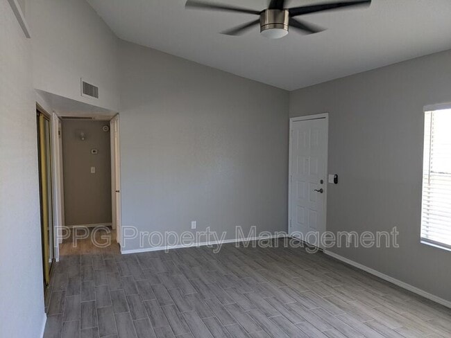 Photo - 7231 W Sierra St House