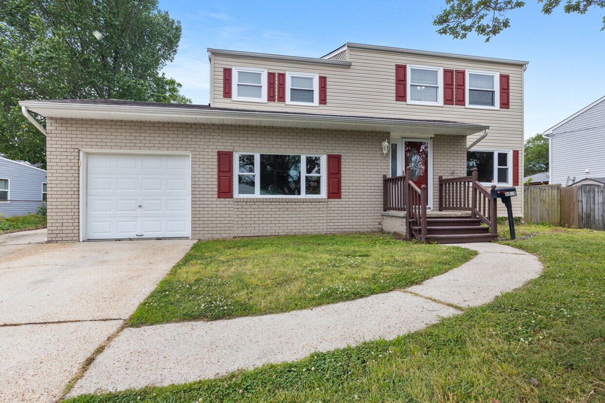 Primary Photo - 3505 Hilber St