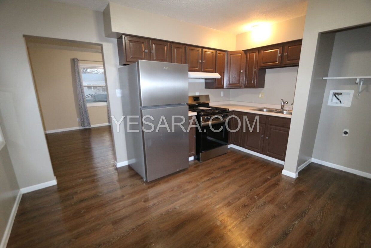 Primary Photo - 103-103 Hayes Ct