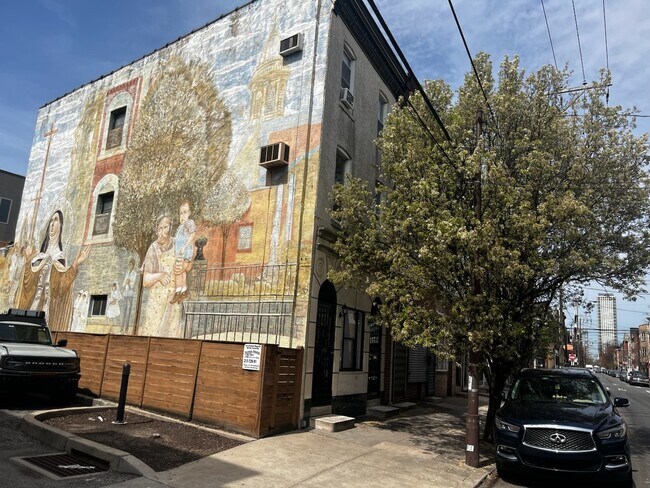 Building Photo - 916 S 8th St