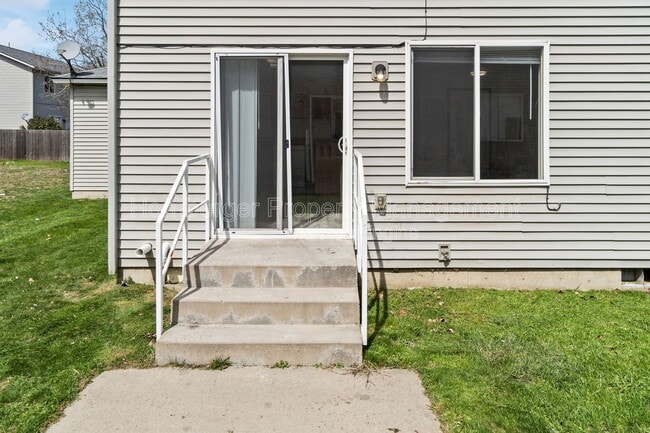 Building Photo - 2814 N 14th Pl