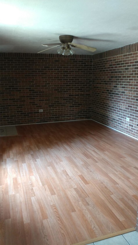 Foto del edificio - 412 W 10th Ave