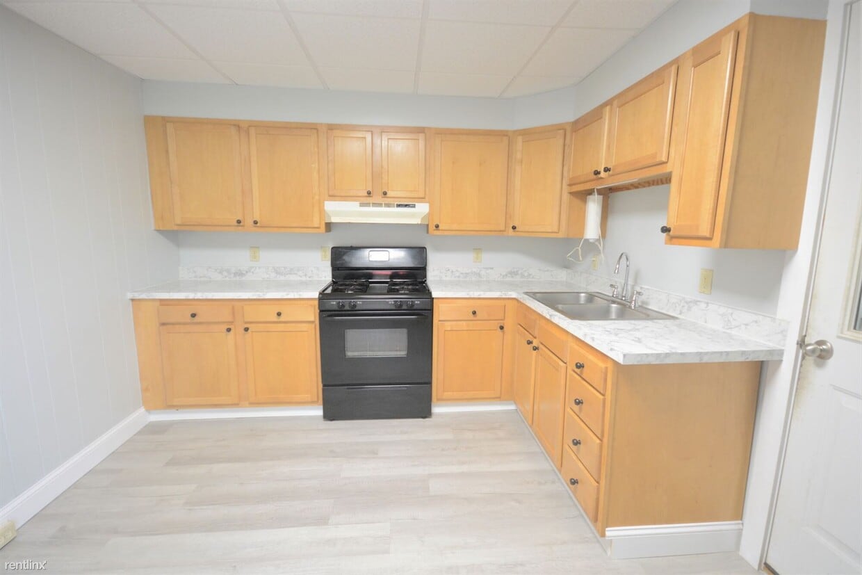 3 br, 1 bath Duplex - 514 S Albany St + O... - 3 br, 1 bath Duplex - 514 S Albany St  + O...