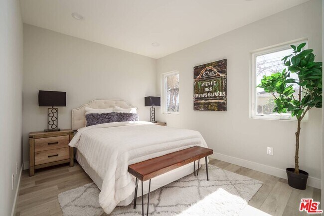 Foto del edificio - 5335 Homeside Ave
