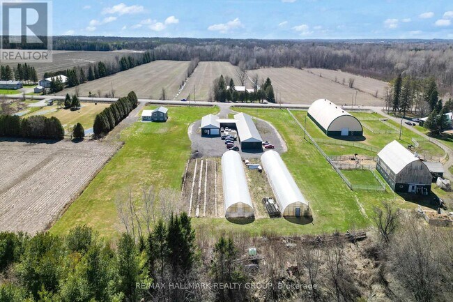 Photo du bâtiment - 1579 9th Line Rd