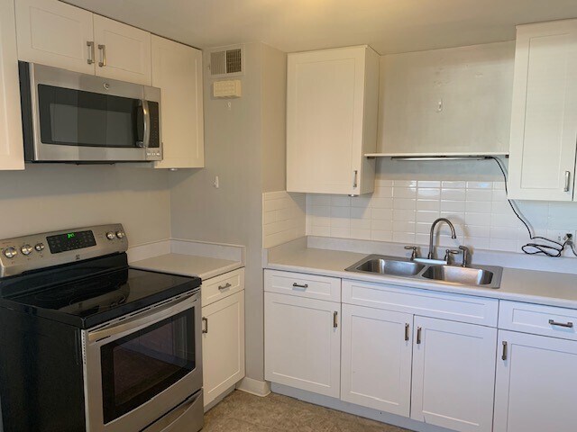 Foto del edificio - 1119 Clinton St