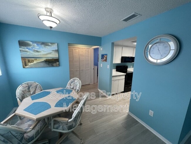 Foto del edificio - 600 Beach Park Ln