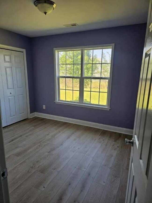 Foto del edificio - Welcome to this stunning 3-bedroom, 2-bath...