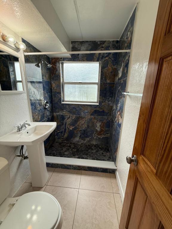 Building Photo - 906 2nd St, Apt 3, W Palm BCH