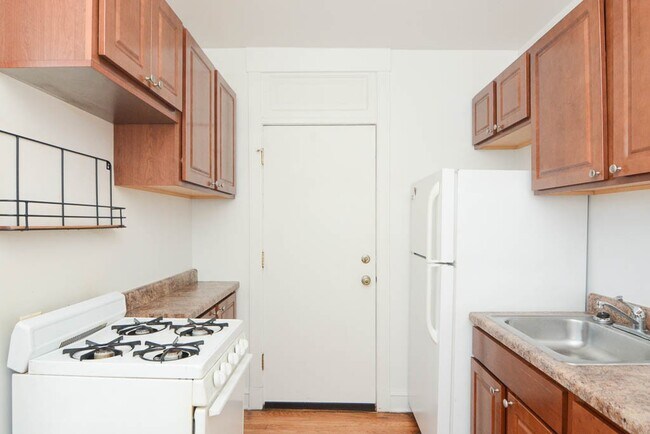 Foto del edificio - 2651 N Spaulding Ave