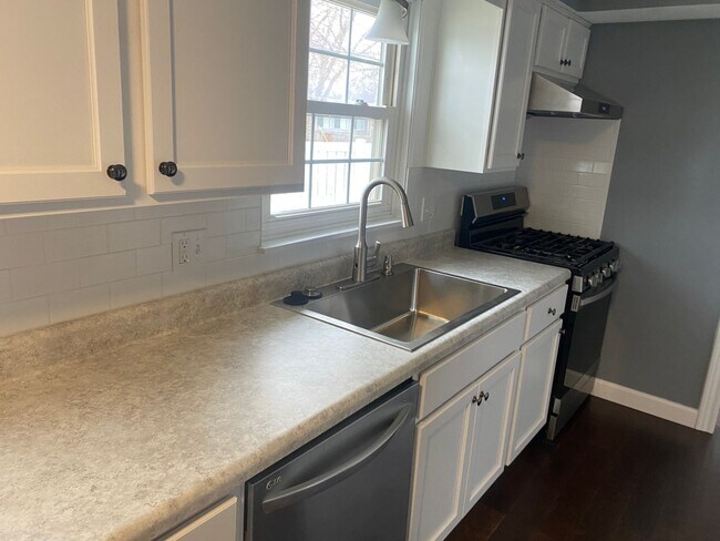 Building Photo - House in Morton, IL - 3 Bedroom/ 2.5 Baths