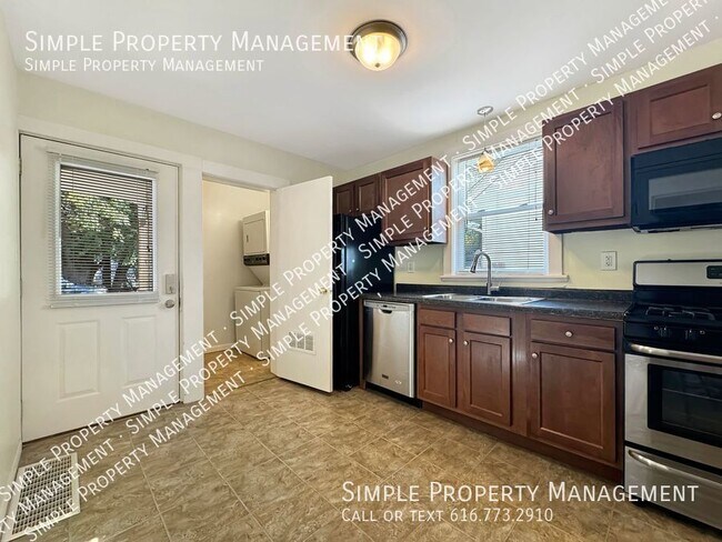 Building Photo - Charming 1-bedroom, 1-bathroom unit in a p...
