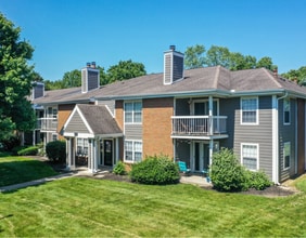 Building Photo - 2120 Bentwood Cir