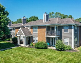 Building Photo - 2141 Bentwood Cir