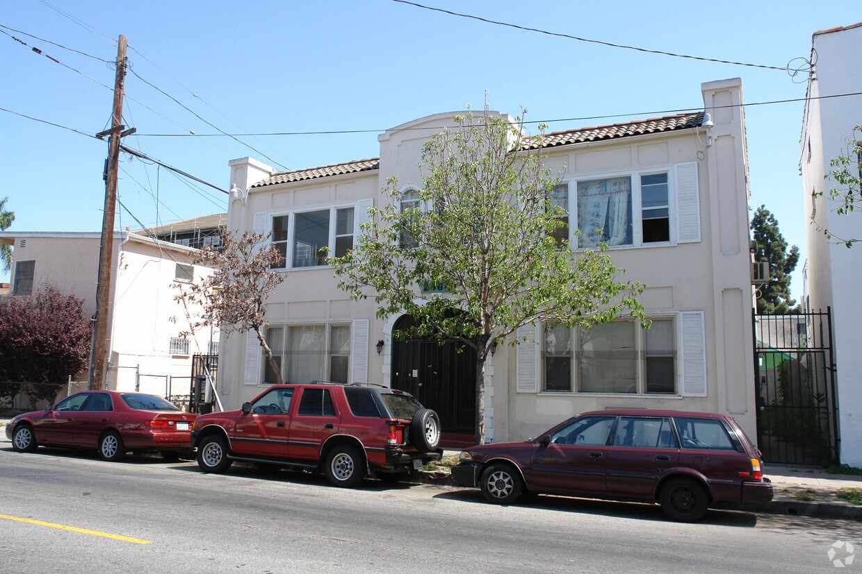 Foto del edificio - 2960 James M Wood Blvd