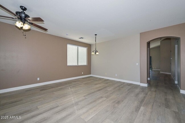 Foto del edificio - 26928 N 84th Ave