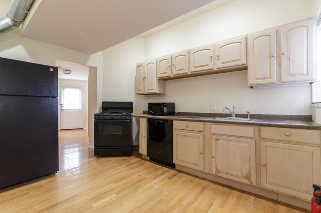 Foto del edificio - 4754 N Lincoln Ave