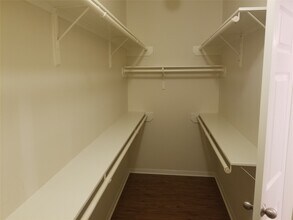 Building Photo - 2406 Hawks Rd