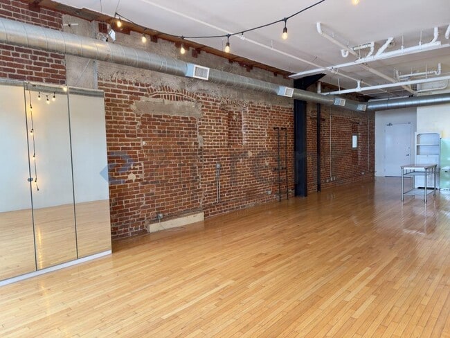 Building Photo - 500 Molino St