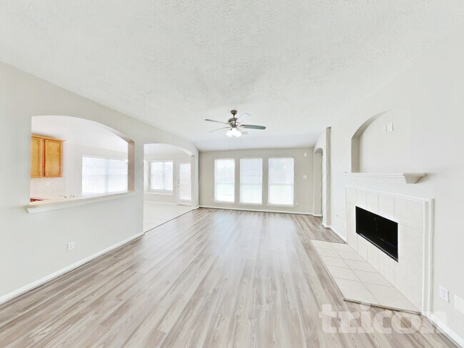 Building Photo - 3123 Spring Ranch Ln