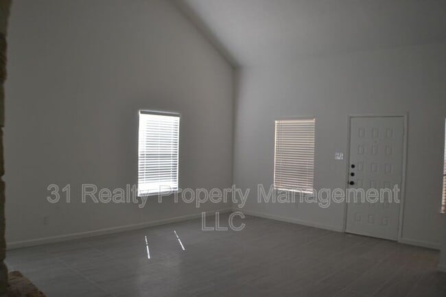 Building Photo - 4506 Adelphi Ln