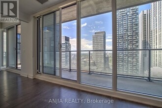 Building Photo - 115 Blue Jays Way