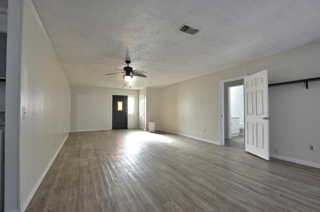 Building Photo - 2714 94TH ST