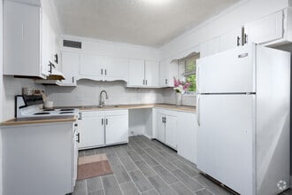 Interior Photo - 3615-3619 Yarbrough Ave