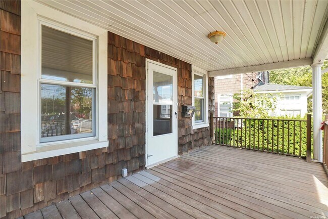 Building Photo - 15 Grove Pl