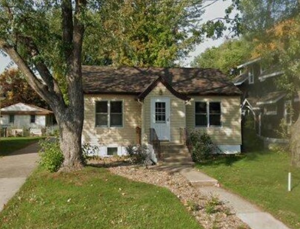front of house - 27 2nd Ave SE