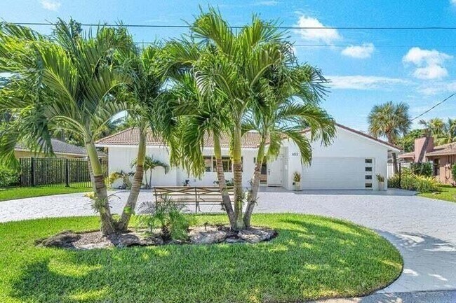 Foto del edificio - 653 NW 10th Ct