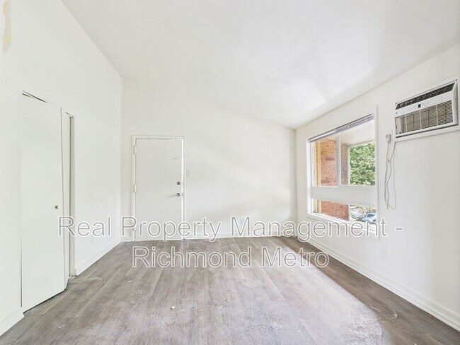 Building Photo - 3202 Midlothian Tpke
