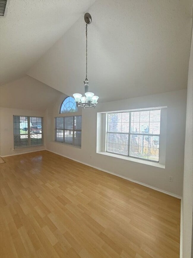 Building Photo - 1652 Prescott Cir