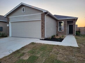 Building Photo - 10415 Caddo Pass