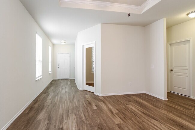 Foto del edificio - 14715 Sierra Garden Dr