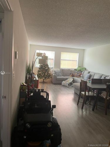 Foto del edificio - 8180 Geneva Ct