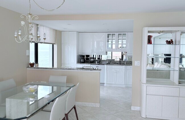 Foto del edificio - 3009 S Ocean Blvd