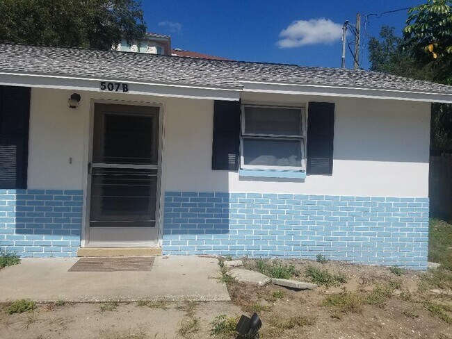 Building Photo - 507 Ulelah Ave