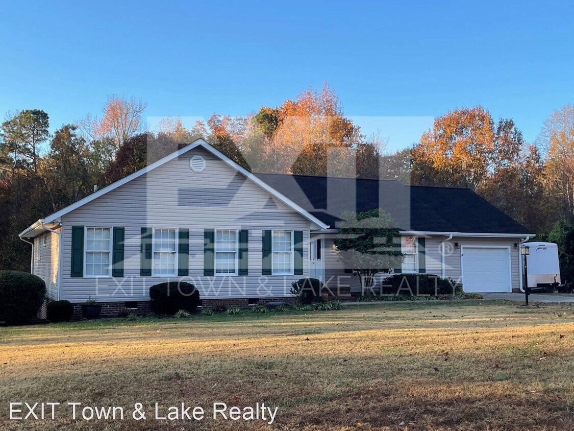 Primary Photo - 3 br, 2 bath House - 248 Alexander Dr