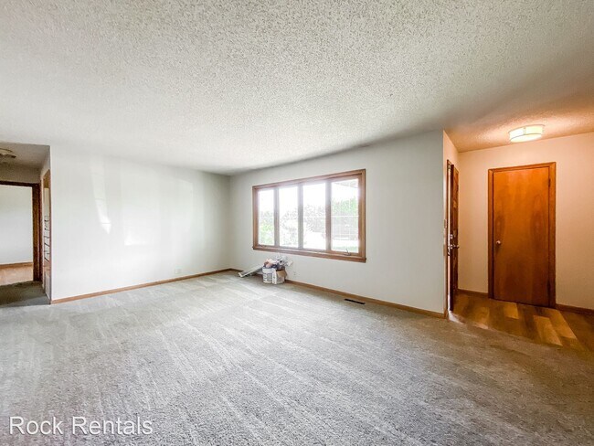 Building Photo - 3 br, 1.5 bath House - 518 E 23rd