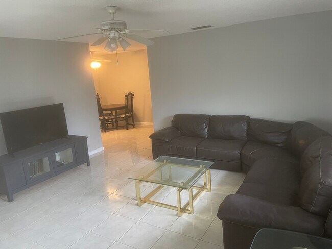 Foto del edificio - 240 SW 7th St