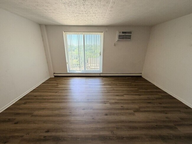 Interior Photo - 200 West Apartments