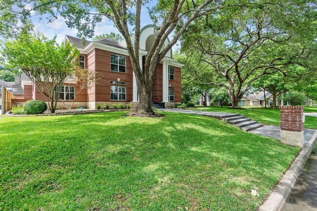Foto del edificio - 511 Pine Edge Dr