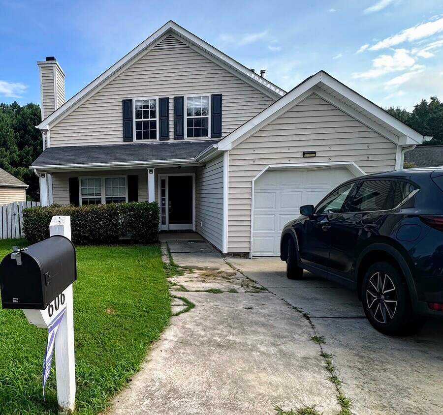 Foto principal - 606 Edenberry Dr