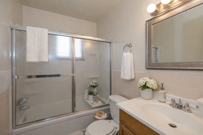 Foto del edificio - Water's Edge Apartments