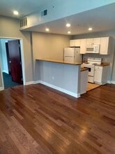 Building Photo - 210 Farmington Ave